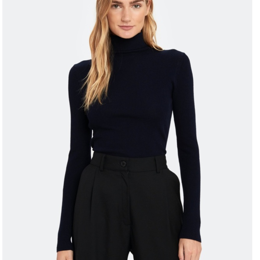 NEW Norse Projects Dark Navy Siri Roll 100% Merino Wool Sweater Womens Size XS - Picture 5 of 16